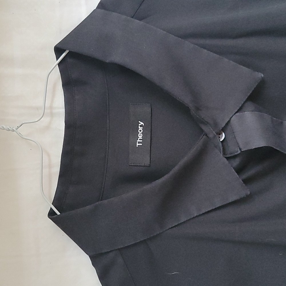Sleek black Theory dress shirt (XXL)